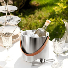 Bakpoco ice bucket tong helps add cubes precisely to cocktails