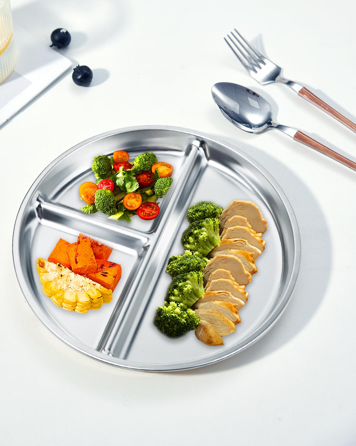 Bakpoco outdoor camping plate is lightweight and easy to clean.
