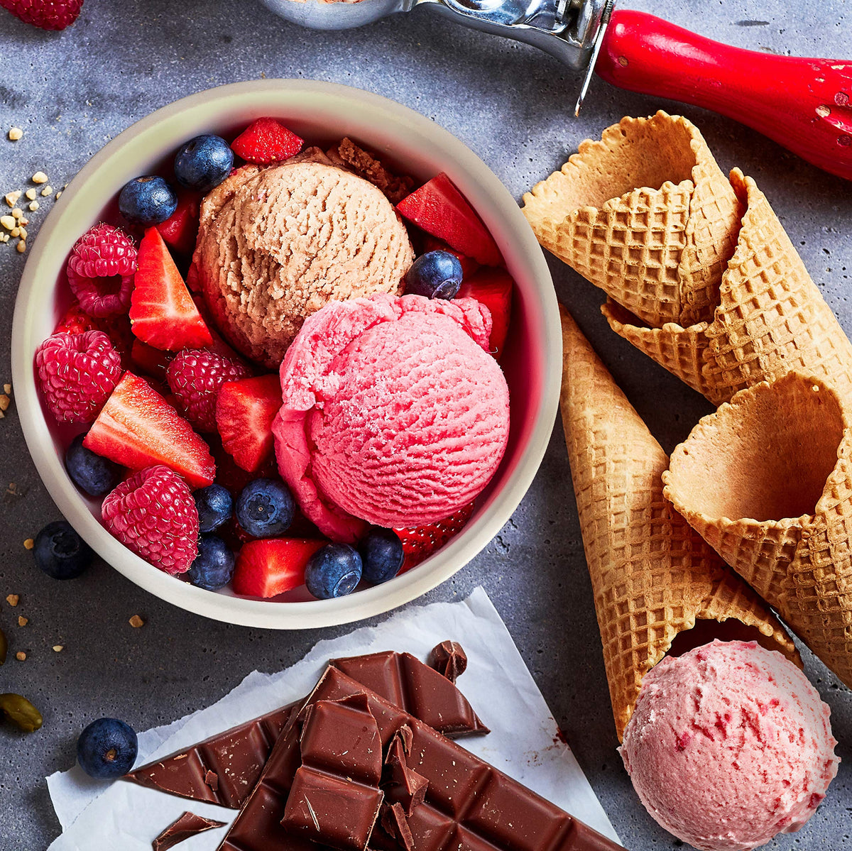BALCI BPA-free ice cream container for reusable dessert storage.