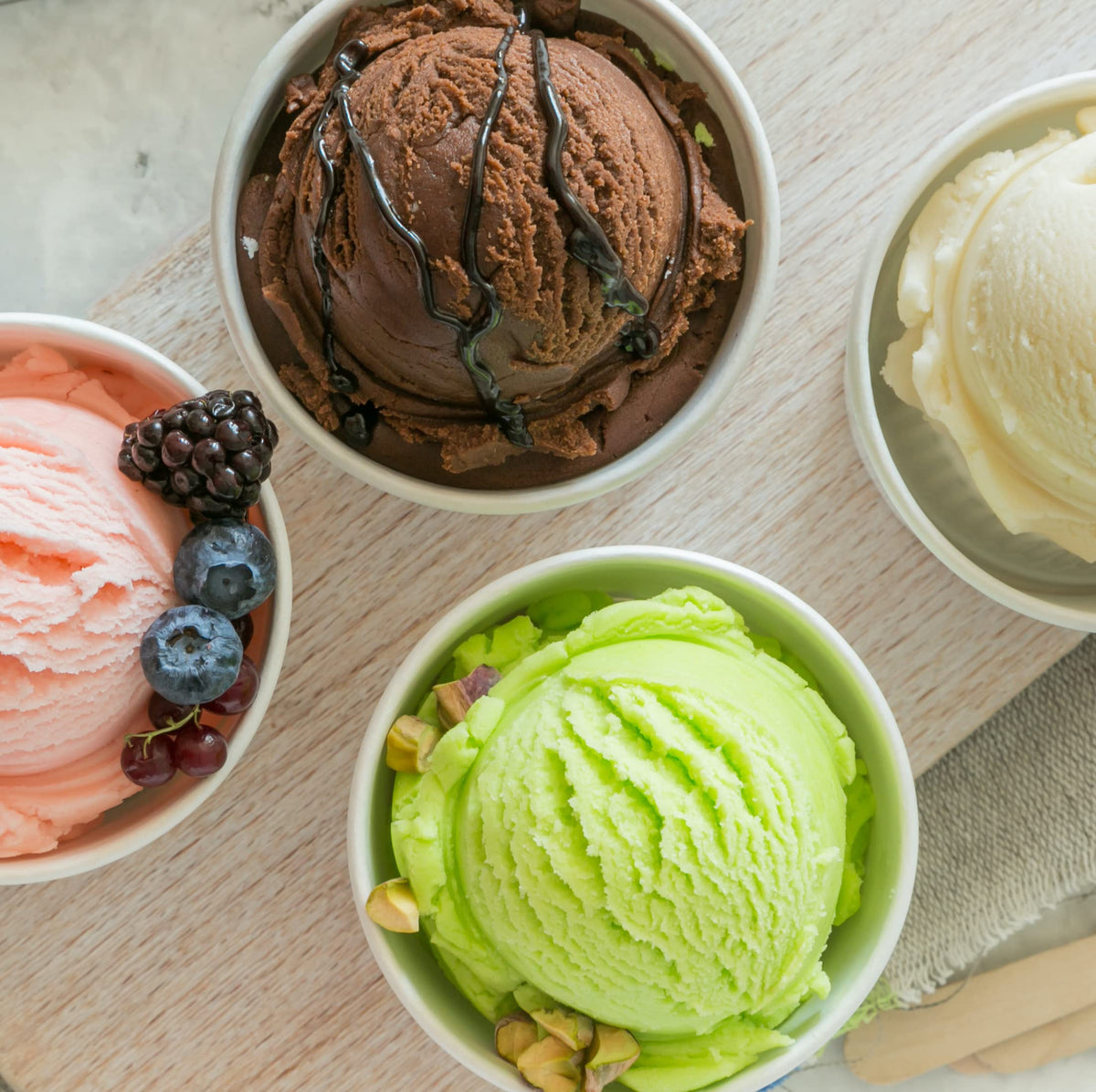 BALCI colorful four-pack ideal for homemade ice cream and lunches.