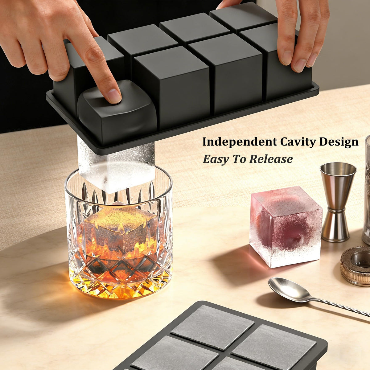 Bangp snug-fit lid keeps ice fresh and prevents spills in the freezer