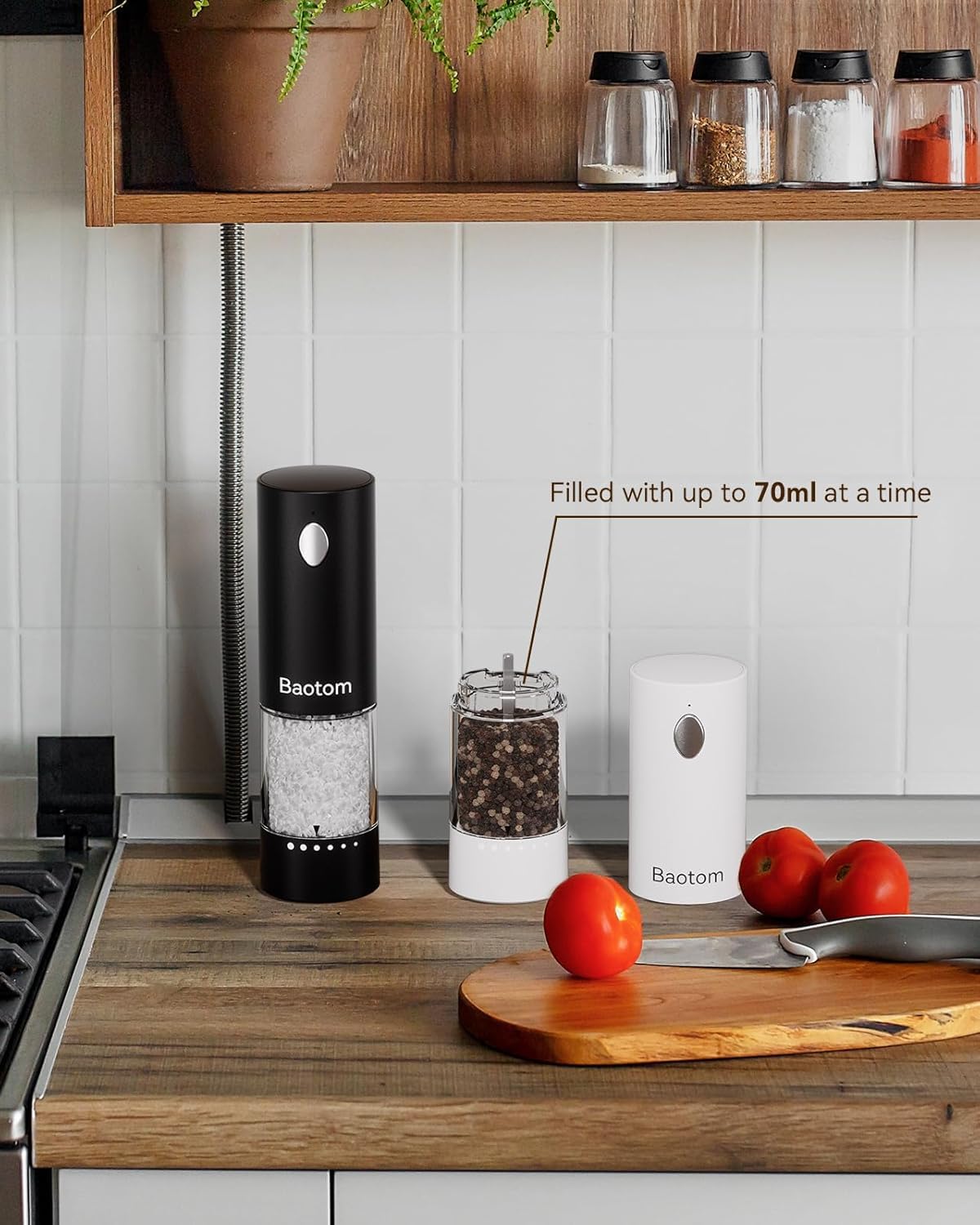 Baotom one-handed operation with LED light for precise seasoning while cooking
