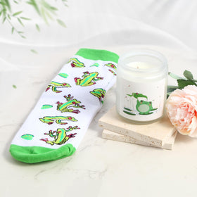 Bayelove frog gift set socks, soft cozy design for chilly days.