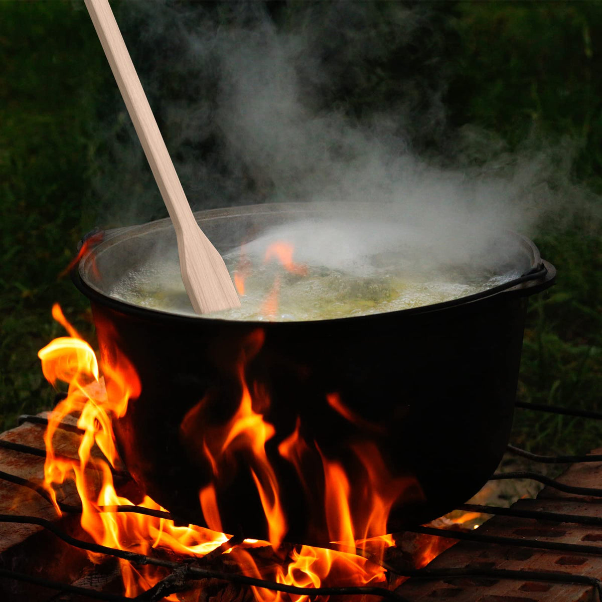 BBQ-PLUS thick 2 cm paddle offers durable stirring in heavy pots
