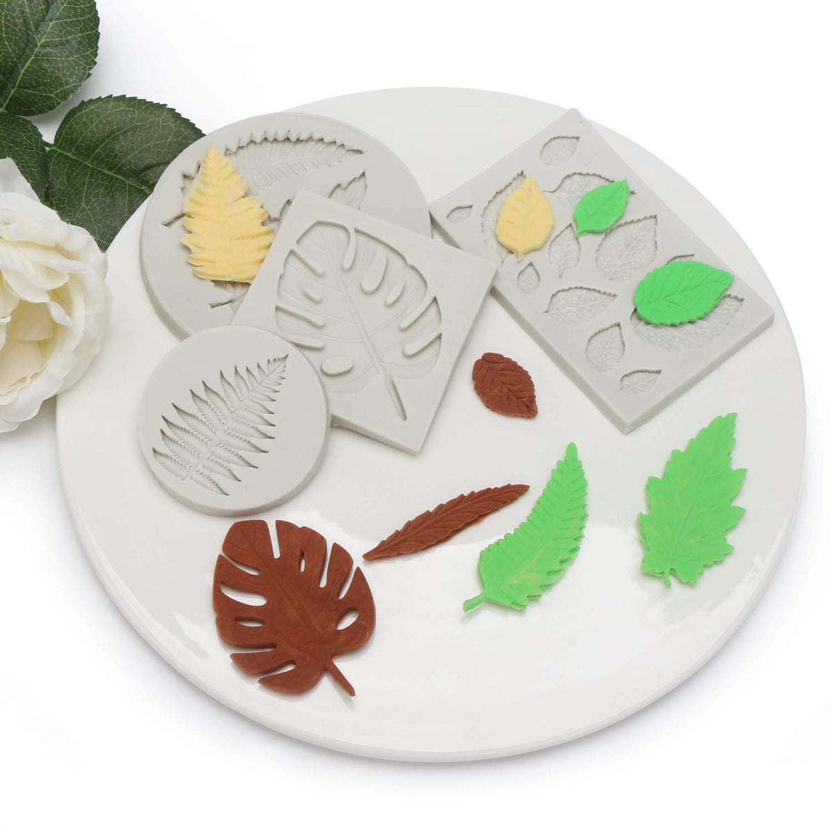 Beasea nonstick lace mold allows easy unmolding and minimal tearing.