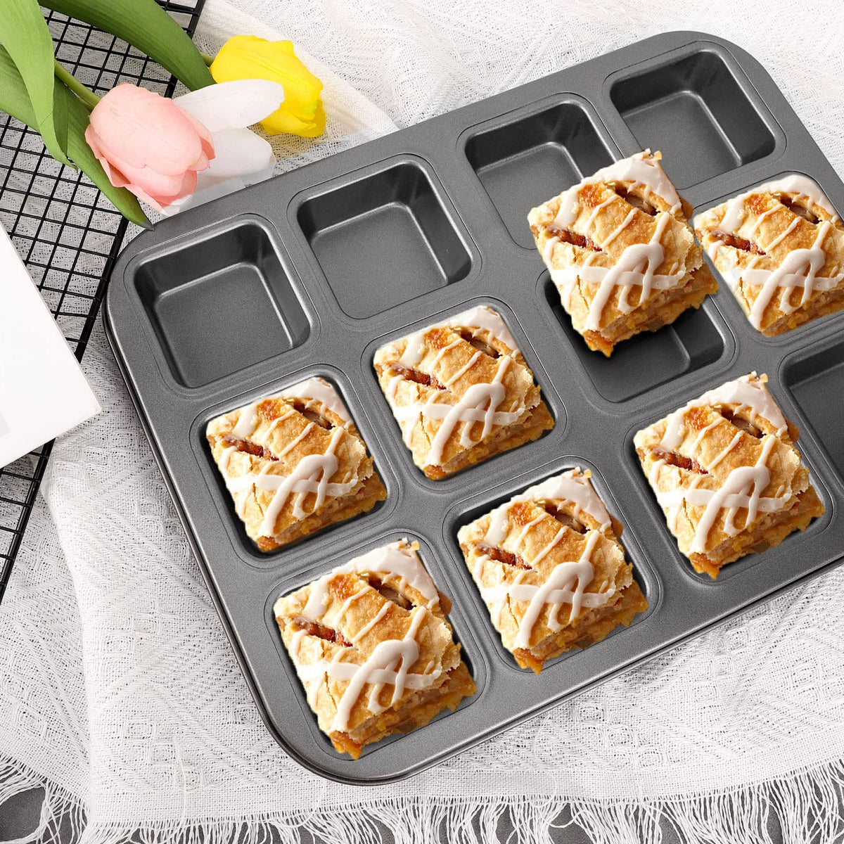 Beasea oven-ready baking tray delivers crusty edges and soft centers.