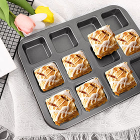 Beasea oven-ready baking tray delivers crusty edges and soft centers.