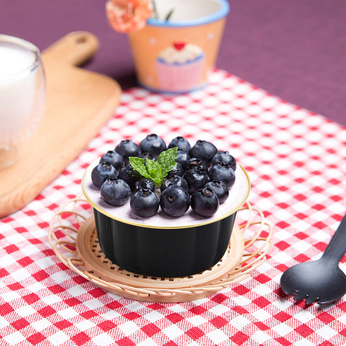 Beasea party-ready dessert cups ideal for weddings and celebrations.