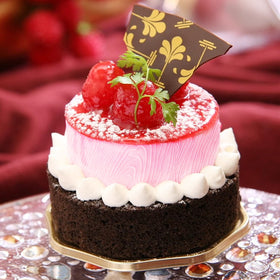 Beasea wedding cake lace decor mold creates elegant edible textures.