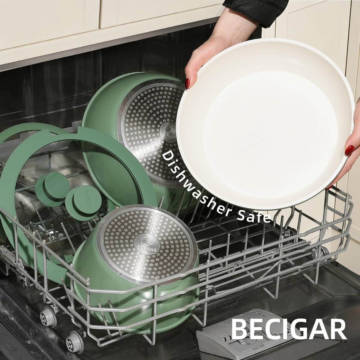 BECIGAR vented glass lids lock in moisture for flavorful results.