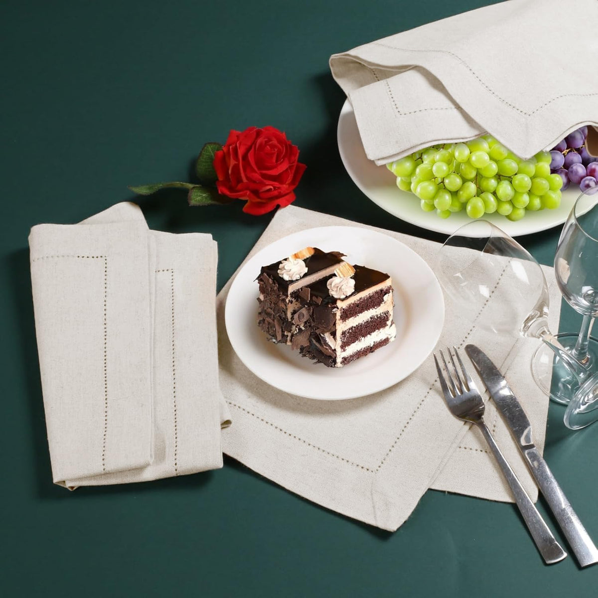 Bedding Craft 12-pack napkins designed for weddings, parties, and daily meals.