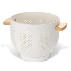 BeFare metal colander with wood handle for safe, comfortable draining