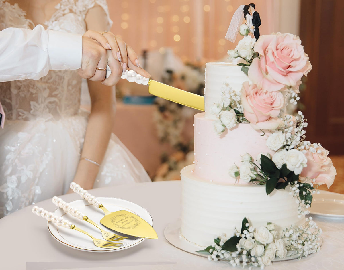BEKESIN serving forks engraved Mr and Mrs for elegant cake service