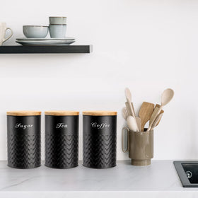 Bekith gift-ready set adds warm charm to any kitchen.
