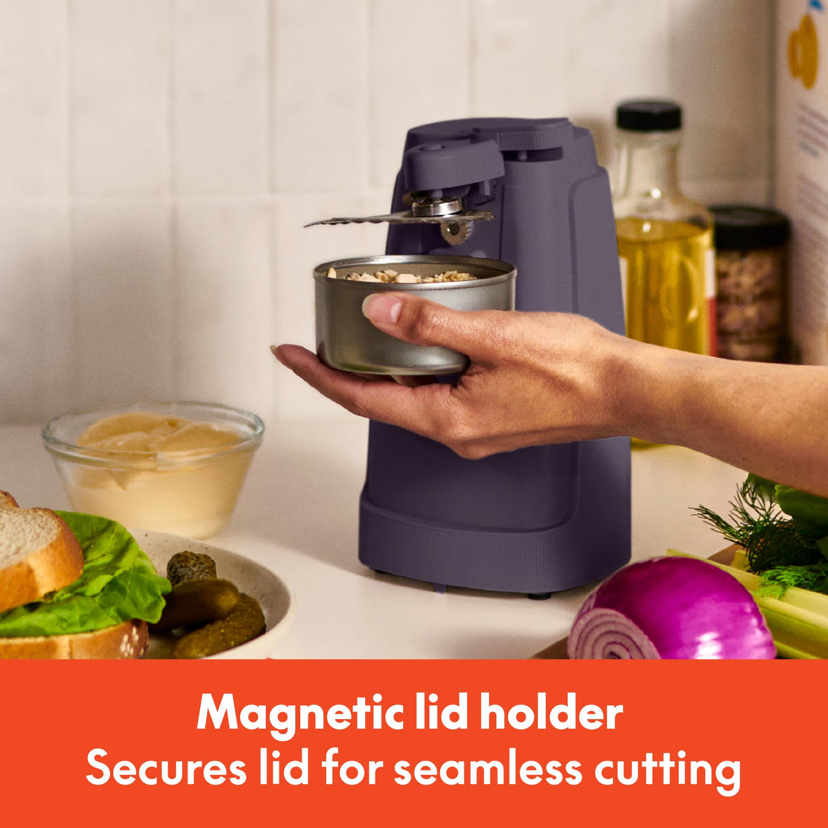 Removable cutting lever on BELLA sharpener for quick cleaning after use.