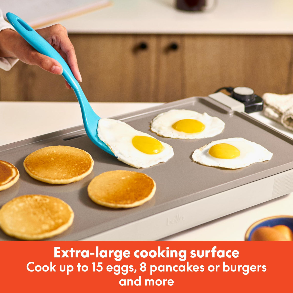 BELLA removable temperature probe for precise heat control while grilling and warming.