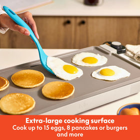 BELLA removable temperature probe for precise heat control while grilling and warming.
