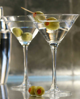 Bella Vino crystal-clear shine enhances drink aesthetics
