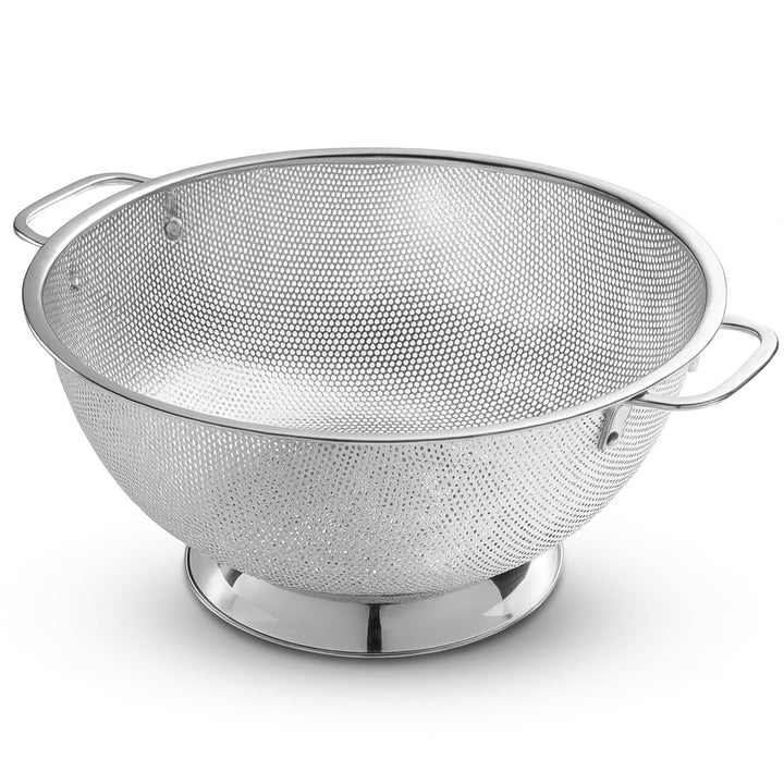 Bellemain 5 Qt colander top view with sturdy handles for easy draining