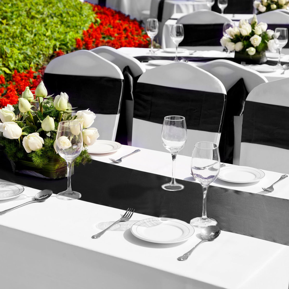 Bencailor 24-pack satin table runners in packaging