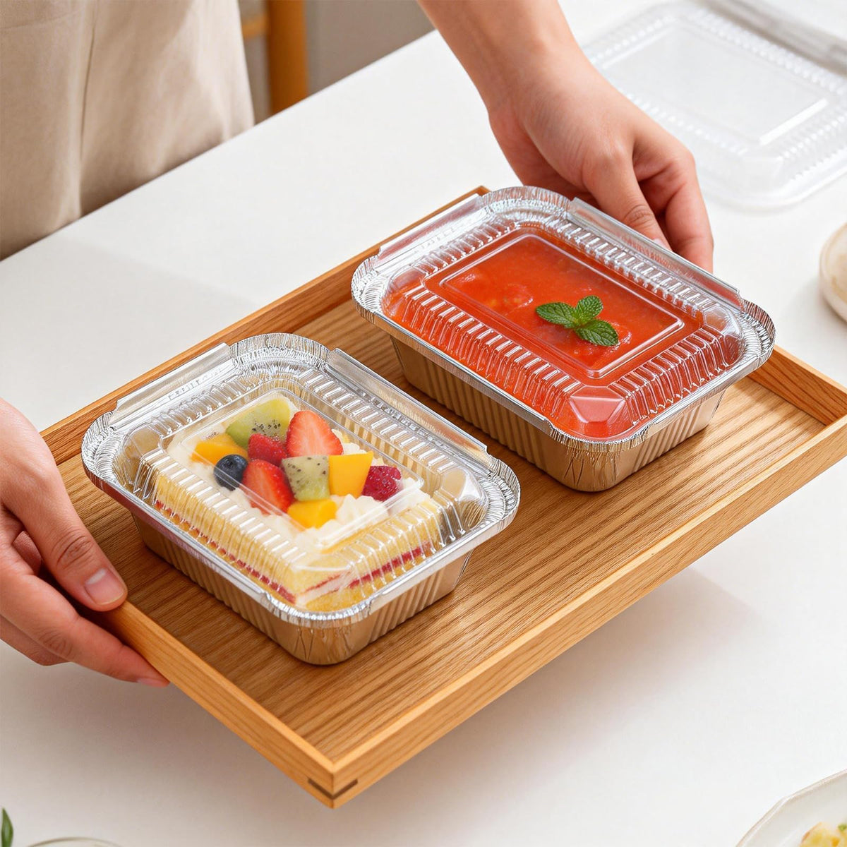 Benestanti 100-pack pans and lids, ready for catering events.