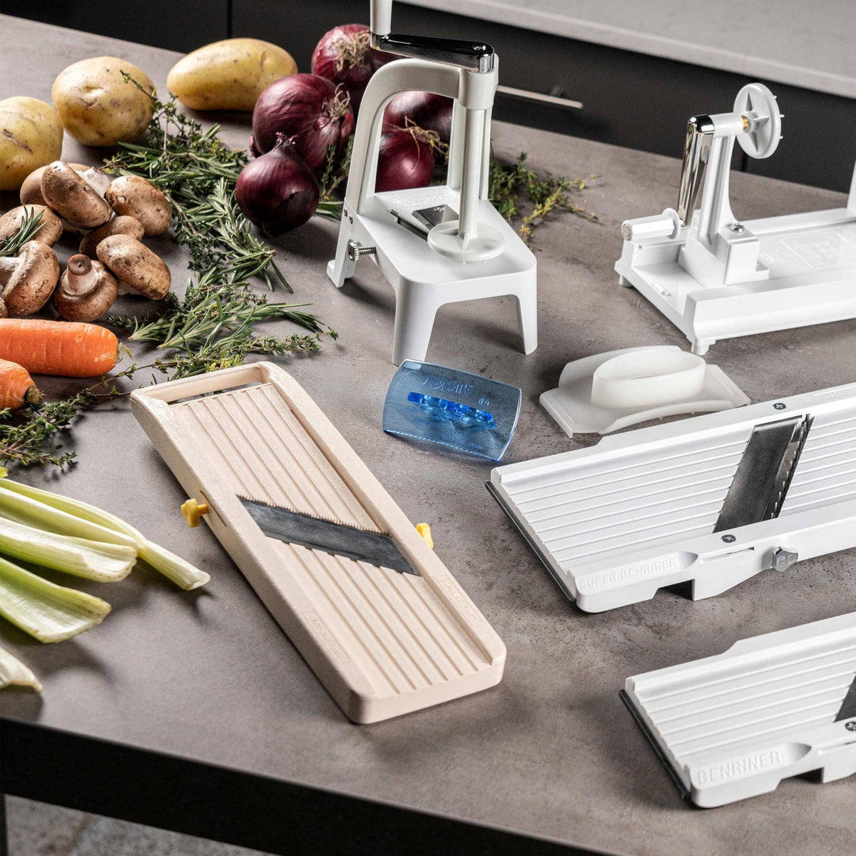 64 mm cutting surface on Benriner supports stable, even slicing.