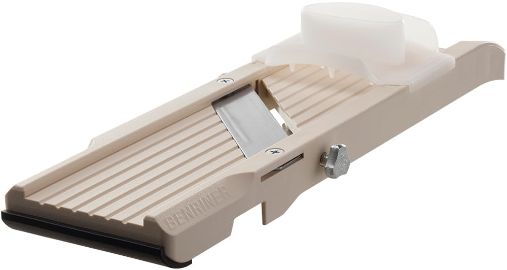 Benriner beige mandoline blades – coarse tooth for chunky cuts.