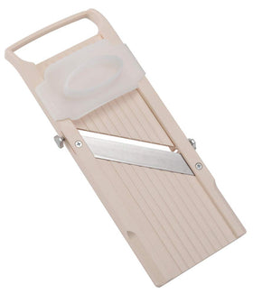 Benriner madoline blade assembly demonstrates interchangeable blades for versatility
