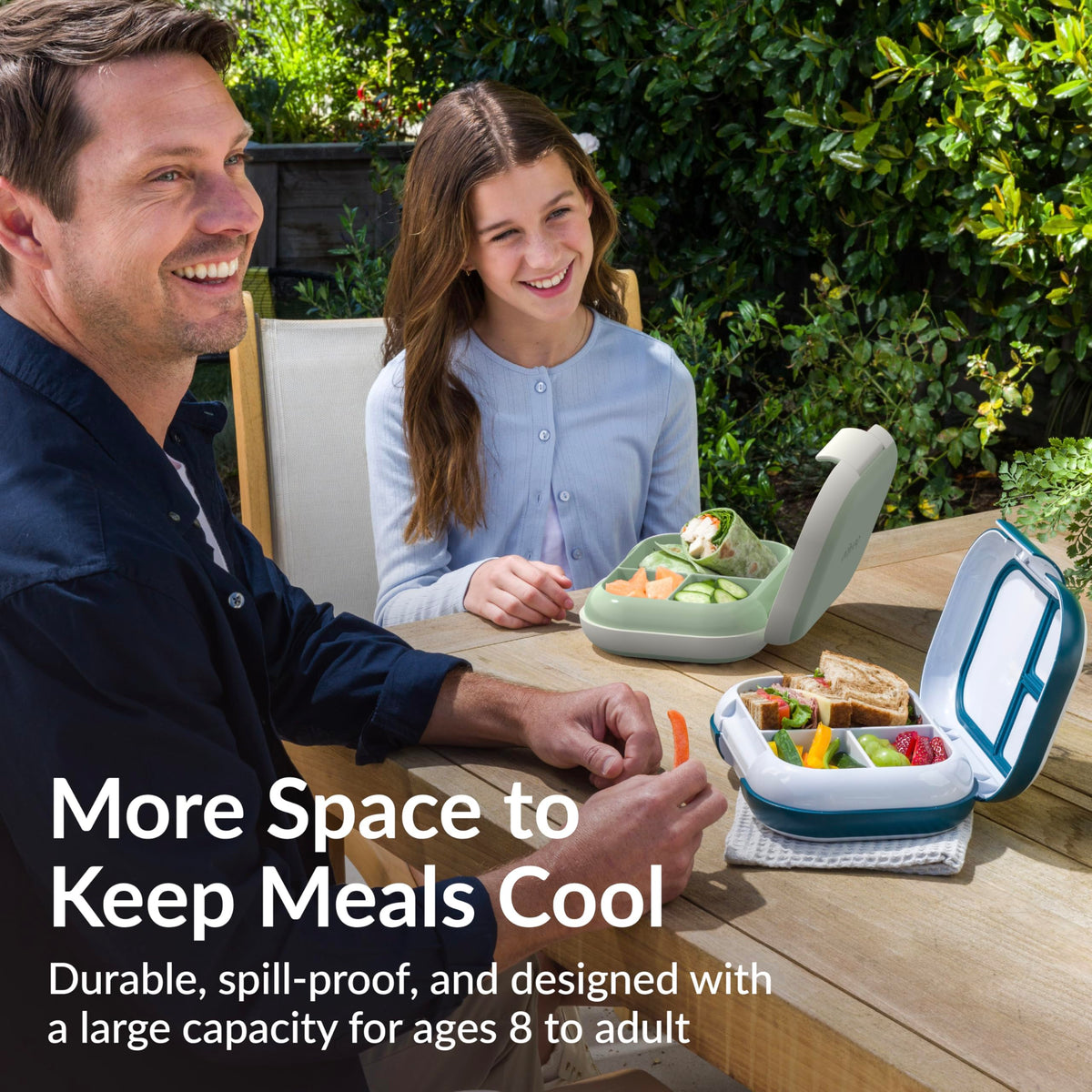 Bentgo Chill Max removable divider lets you customize portions.