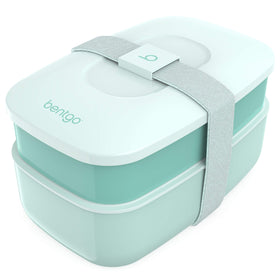 Bentgo Classic sealing strap demonstrates secure, on-the-go portability