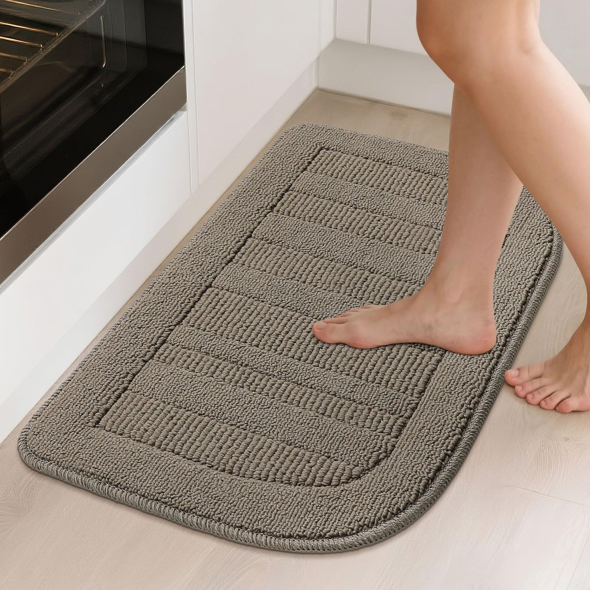BEQHAUSE absorbent kitchen mat demonstrates quick spill absorption protecting surfaces.