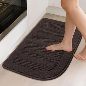BEQHAUSE kitchen mat with stain-resistant fibers for easy cleanup