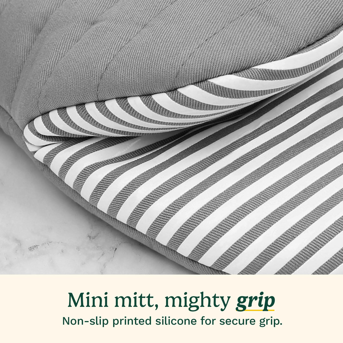 Best Brands Cuisinart mini oven mitts feature cotton filling for comfortable handling.