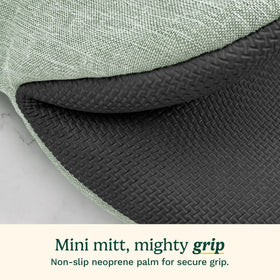 Best Brands Cuisinart mini oven mitts include a fabric loop for easy hanging