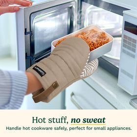 Best Brands Cuisinart Mini Oven Mitts feature non-slip silicone for stable handling of hot pots.
