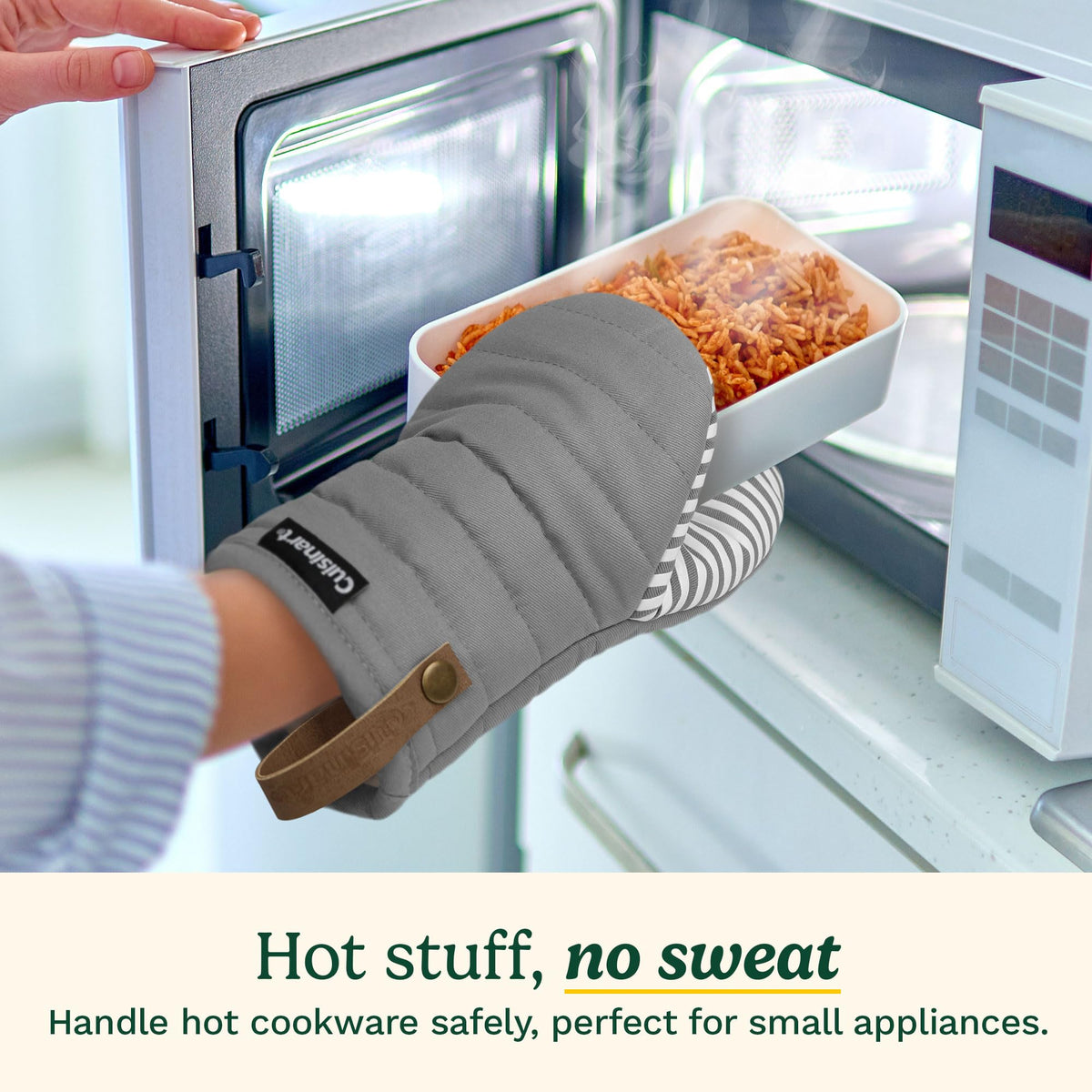 Best Brands Cuisinart mini oven mitts with non-slip silicone provide a secure grip.