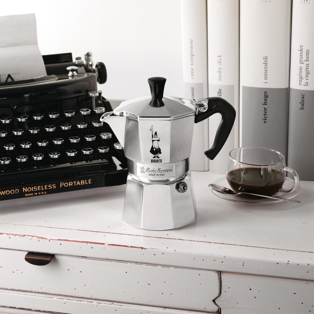 Bialetti Moka Express ergonomic handle for comfortable pouring and control.
