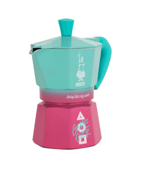 Bialetti Moka Express bold handle-and-body design enhances daily brewing appeal.