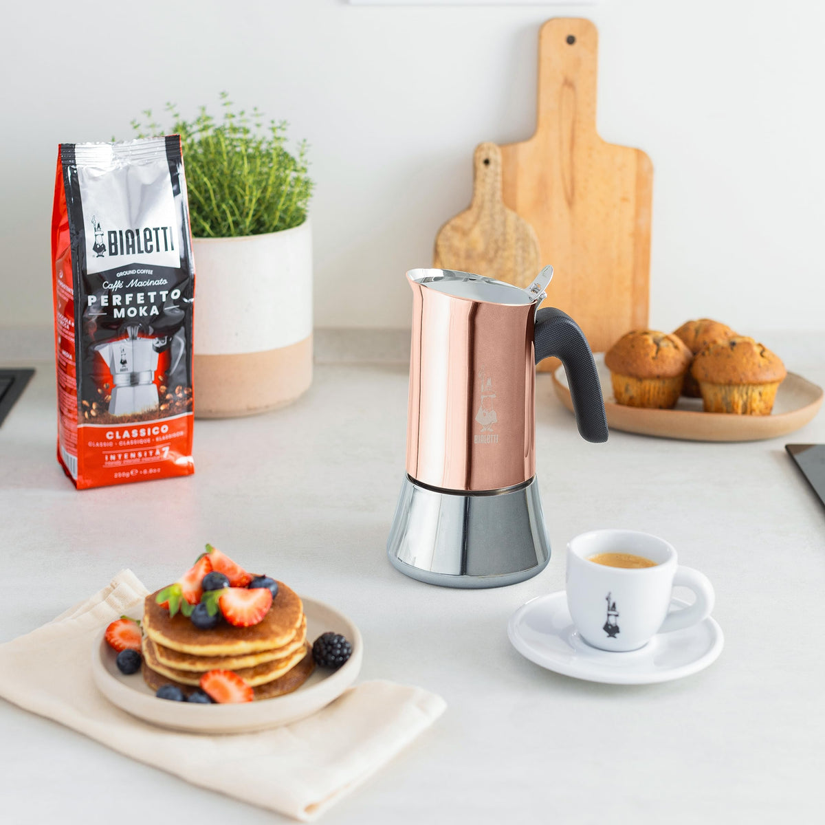 Bialetti Venus copper accents add a premium touch to your kitchen aesthetics.