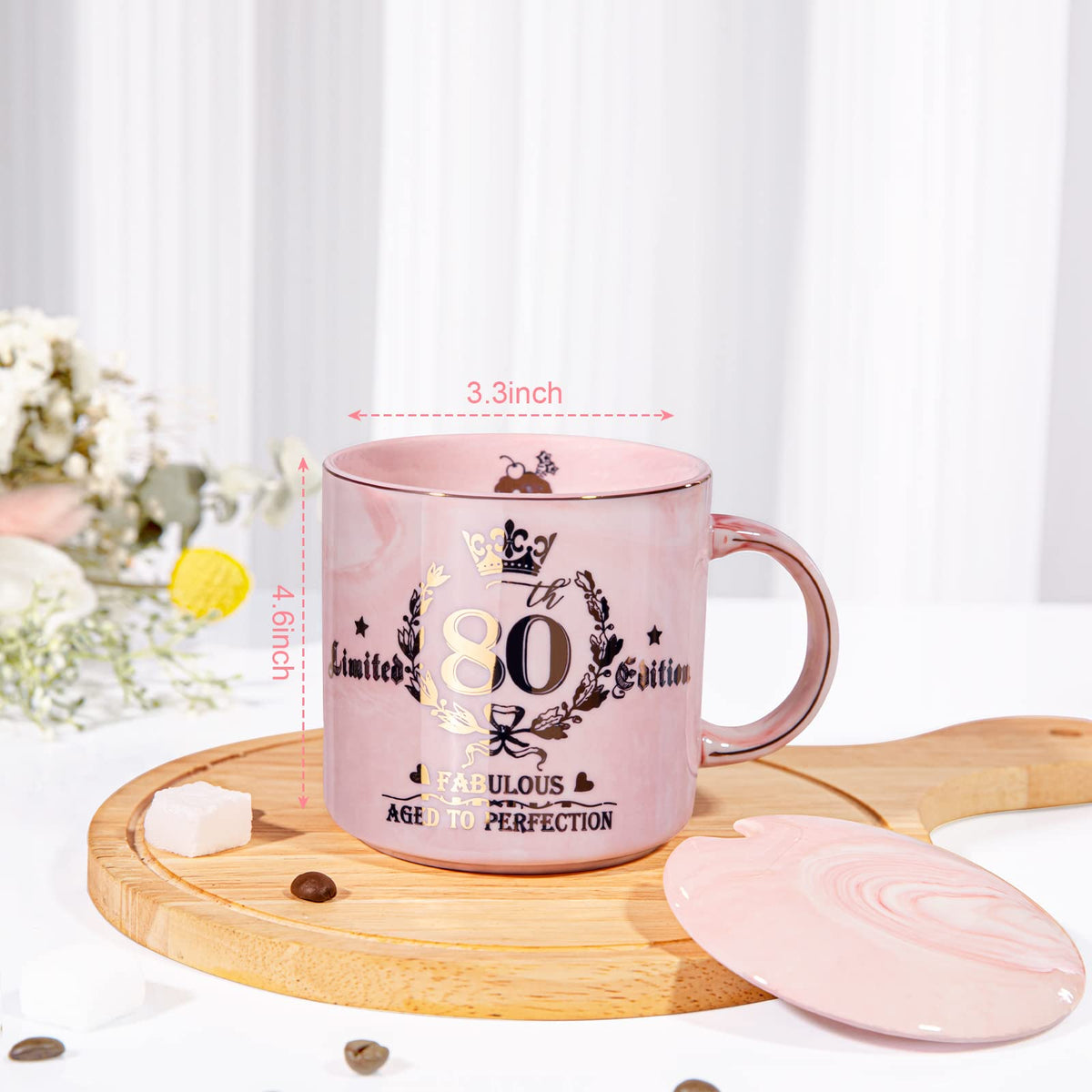 Biching marble mug with gold design adds a luxe touch to coffee time.