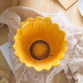 Bicuzat porcelain-dishware-bowl close-up, durable glaze and easy cleaning