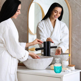 Binsakao easy-clean, lead-free glass for simple handwashing