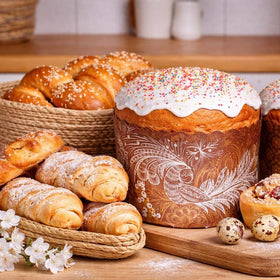 BIOL Panettone paper mold with brown design highlights even bake and release