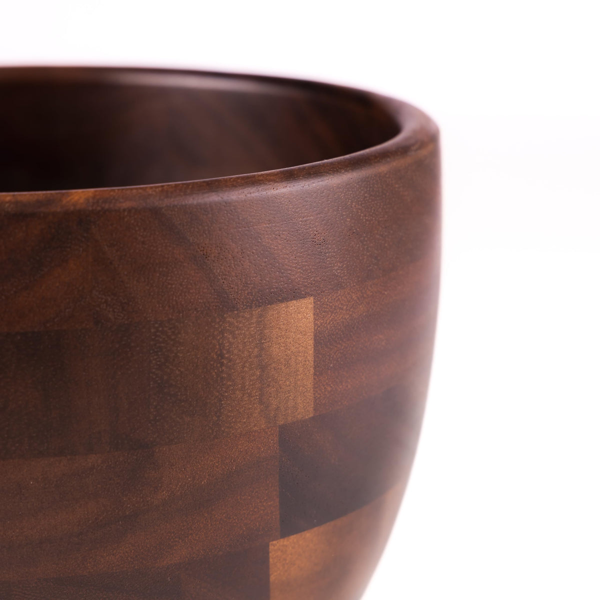 Biscuitique walnut bowl lightweight at 2.2 lb for easy handling.