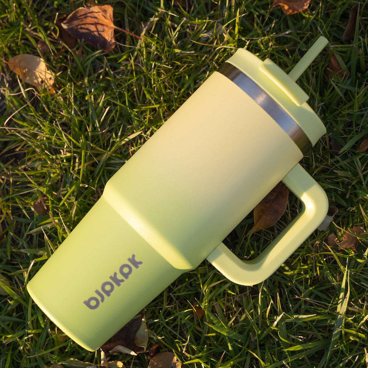 BJPKPK BPA‑free threaded lid supports safe sipping in pistachio green