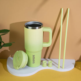 BJPKPK cupholder-friendly travel mug fits most car cup holders.