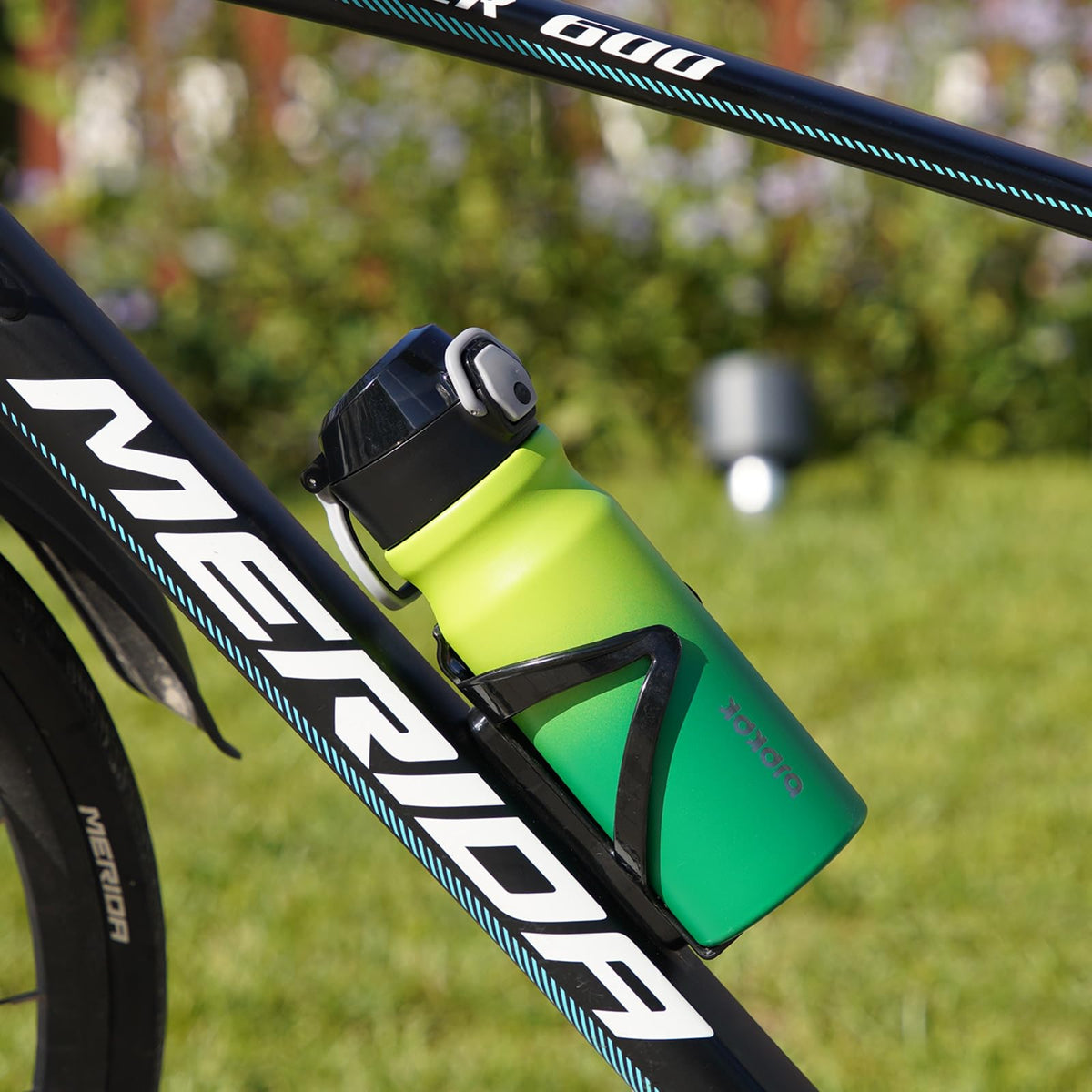 Dishwasher-safe BJPKPK insulated bottle simplifies cleanup after workouts