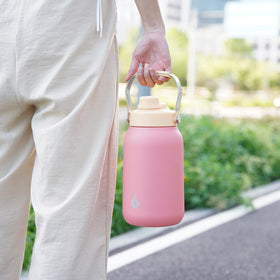 BJPKPK large-capacity gym bottle suits long workouts and trips.