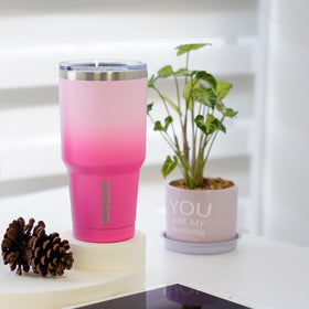 Leak-proof lid helps prevent spills during travel and commuting.