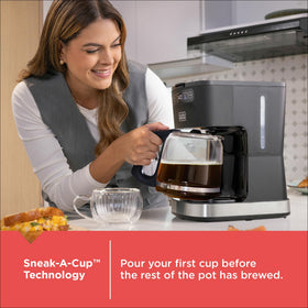 BLACK+DECKER CaféCraft Keep Warm maintains temperature for guests.